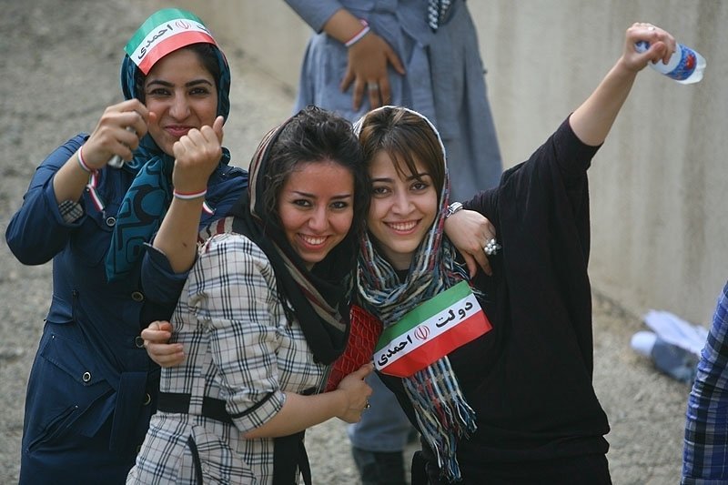 استفاده ابزاری مدعیان ارزش ها ازبانوان نجیب شیرازی+عکس