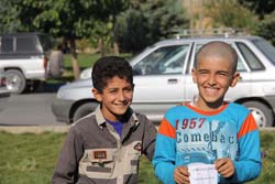 دست هایی که کمک میکنندمقدس تر از لبهایی هستند که دعا میکند/اولین واکنش به خبر وضعیت مالی دوپسربچه یاسوجی+تصاویر