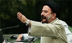 چماقی که بر پیکر بزرگواری فرود می آید