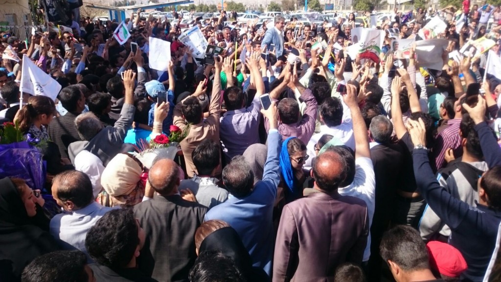 مراسم بدرقه غلامرضا تاجگردون در فرودگاه گچساران برگزار شد+تصاویر