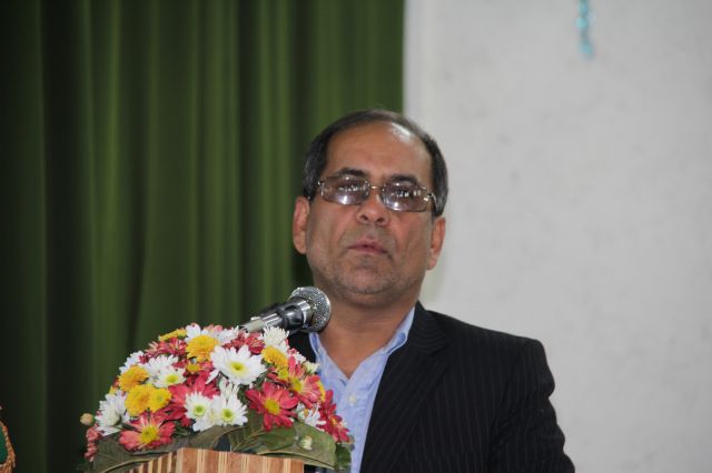 آذری درهمایش روز معلم درمدرسه هدایت: همه ناکامی از نداشتن علم ودانش است/والدین بیشترمطالعه کنند+گزارش تصویری