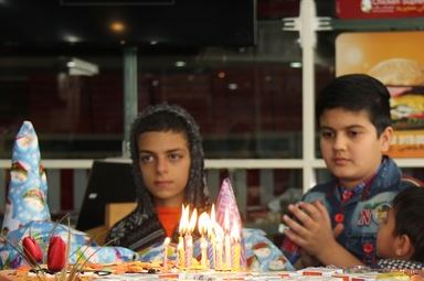 اقدام  موسسه خیریه طلوع کوثر باهمکاری مجتمع هامون :روزی بیادماندنی برای کودکان یتیم در شیراز +تصاویر