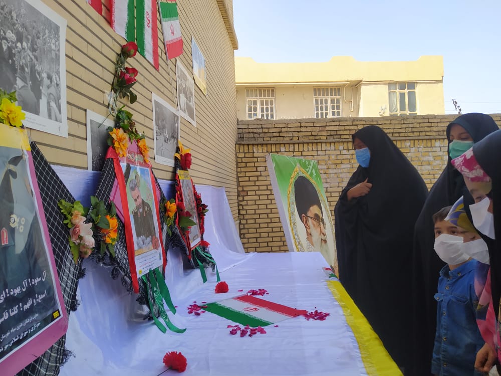 نمایشگاه دستاوردهای ۴۲ساله انقلاب در مصلای دهدشت برپا شد/تصاویر