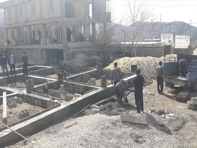دیوار اولین خانه سی سخت بالا رفت