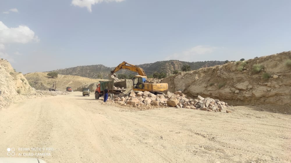 گزارش تصویری جدید از تلاش شبانه روزی جاده ملی دهدشت -پاتاوه