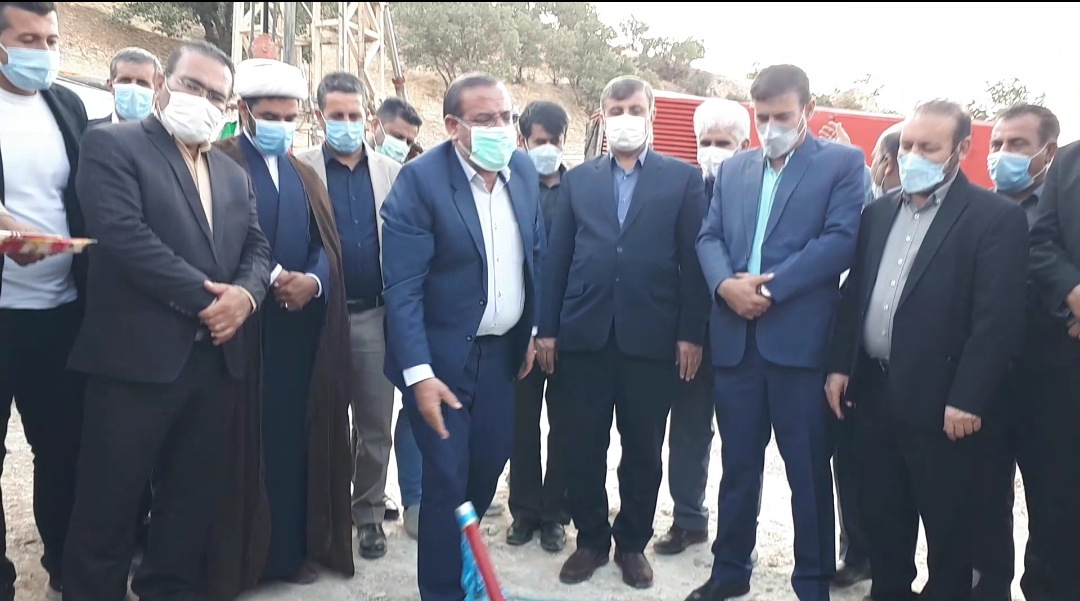 کلنگ زنی پروژه آبرسانی به توت نده با حضور مسئولان استانی