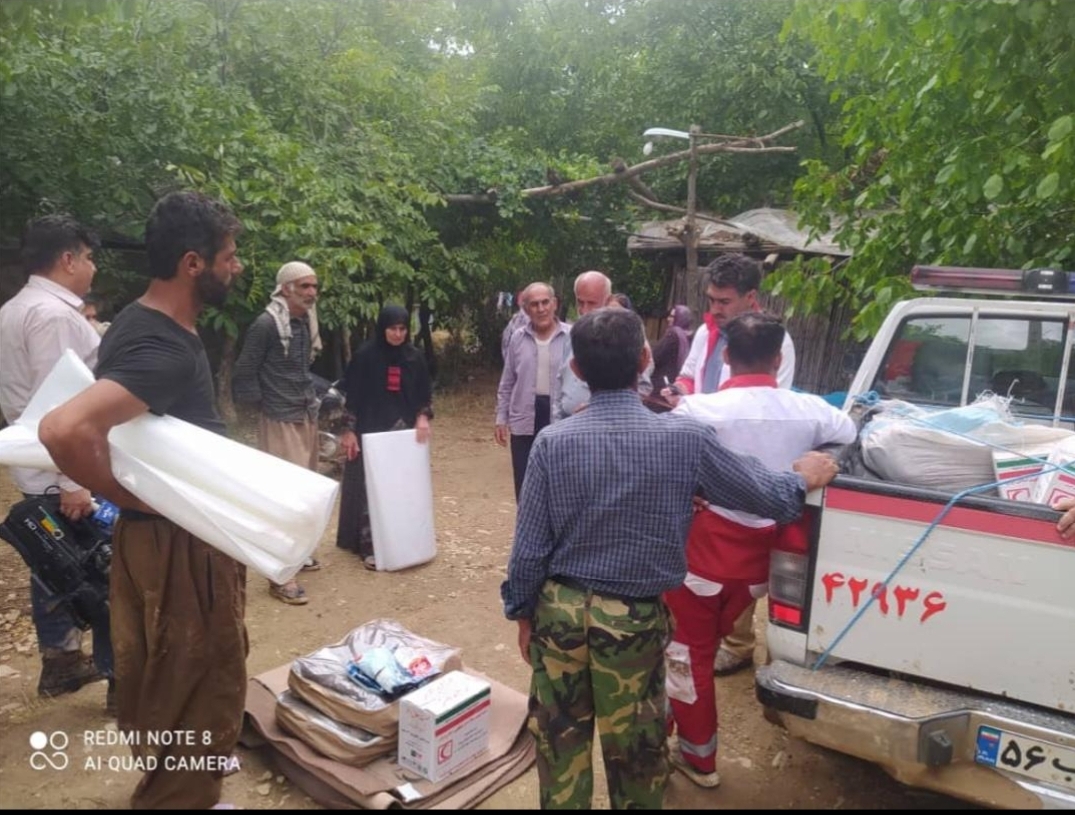امدادرسانی به ۱۸۲ خانوار سیل زده توسط هلال احمر کهگیلویه و بویراحمد+ گزارش تصویری