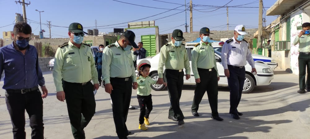 برآورده شدن آرزوی کودک معلول در بهمئی/ بردیا فرمانده پلیس شد + تصاویر