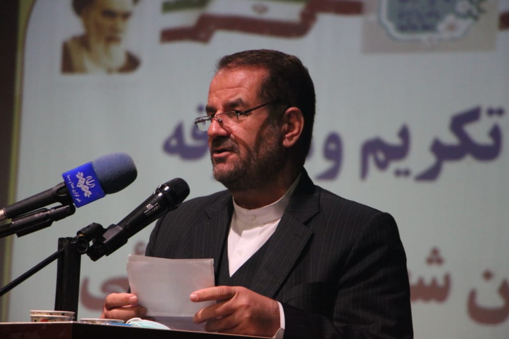 استاندار کهگیلویه و بویراحمد:ما به عنوان خدمتگزاران مردم باید تلاش کنیم جنبه خدمت به مردم را بالا ببریم و افزایش دهیم.