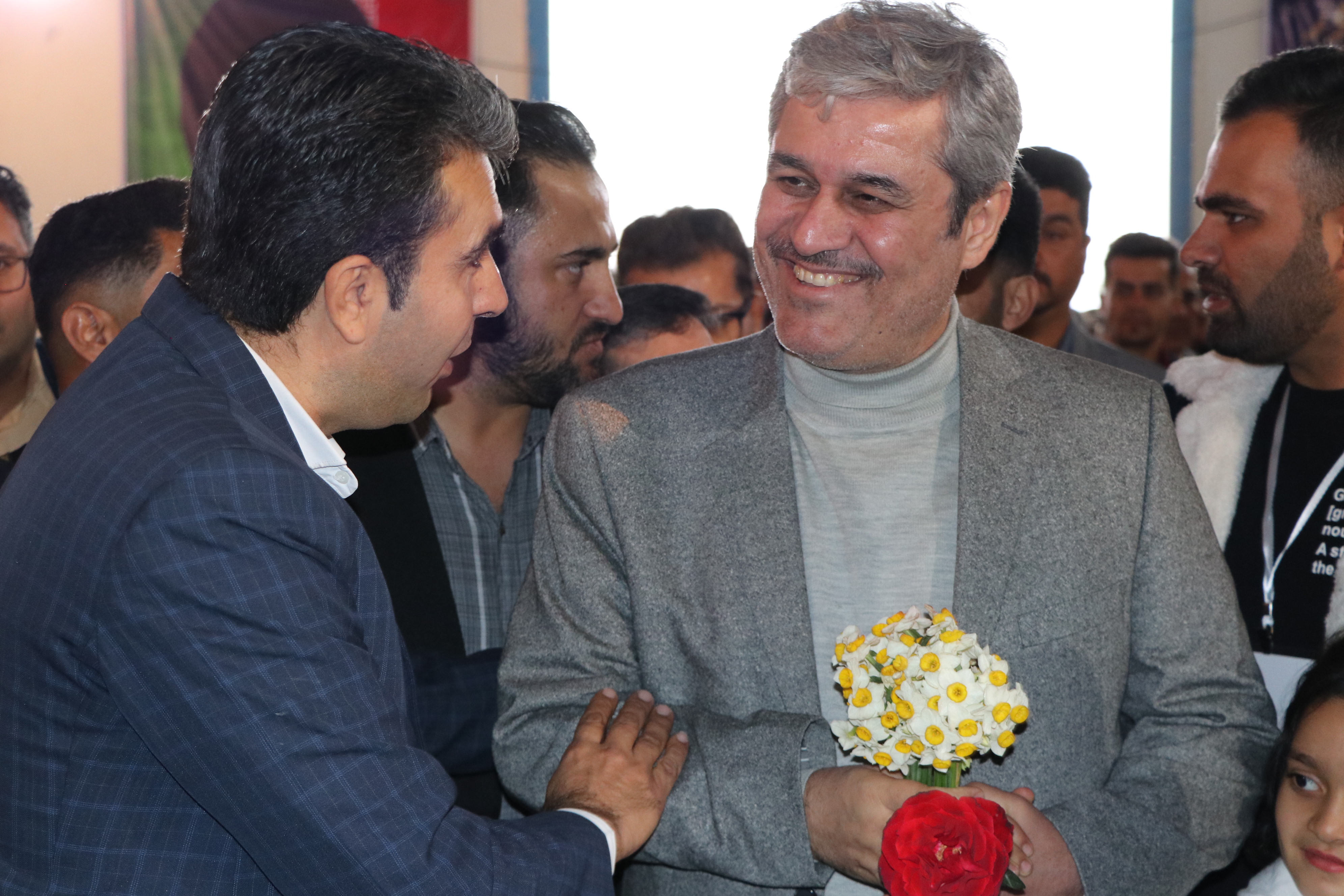 از نگاه دوربین؛ دولتیاری‌ به عهد خود با تاجگردون وفادار است/سونامی حمایت دولتیاری‌ها از "تاجگردون"