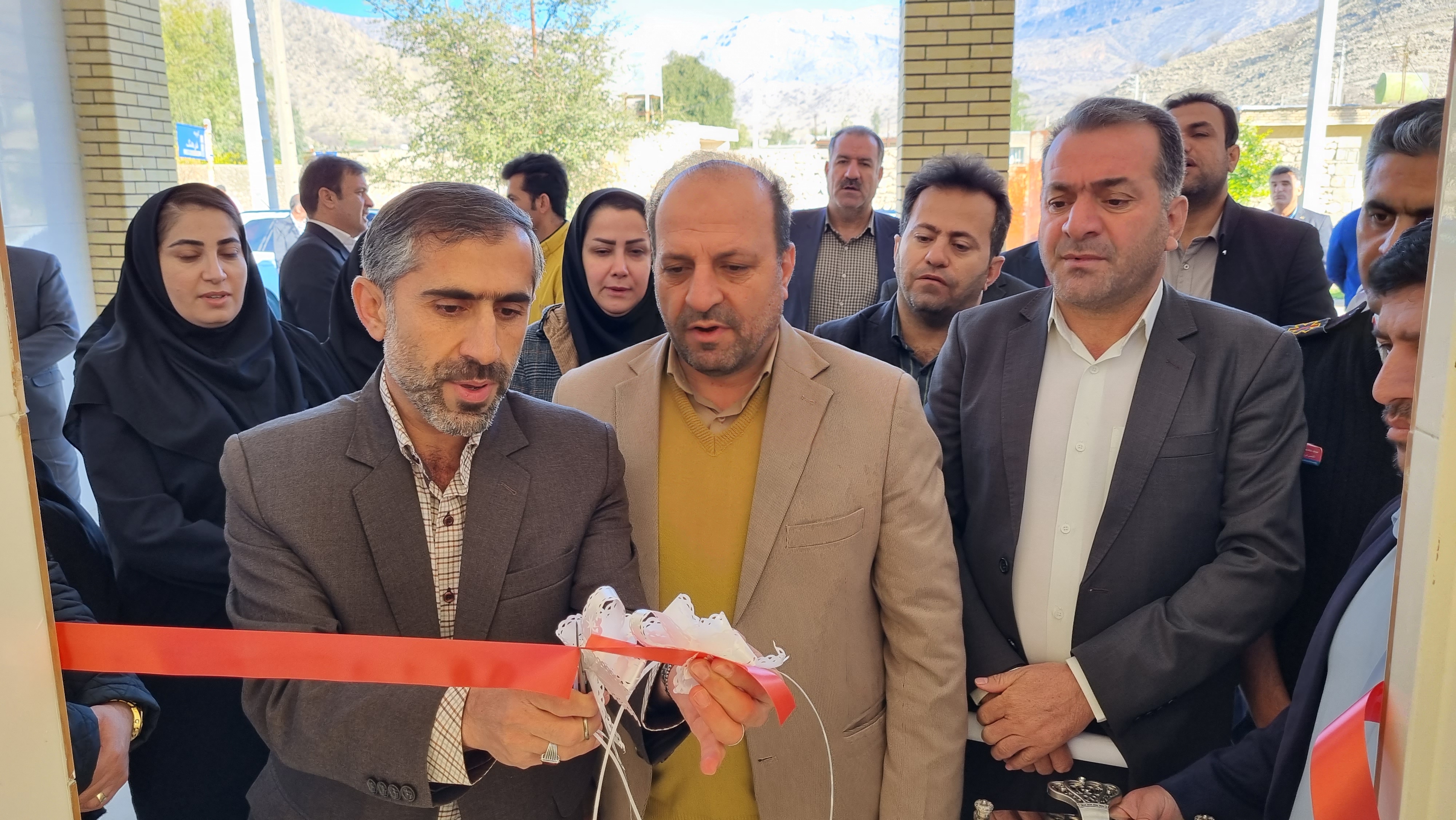 همزمان با دهه فجر؛ ۳ پروژه بهداشتی و درمانی در باشت افتتاح شد