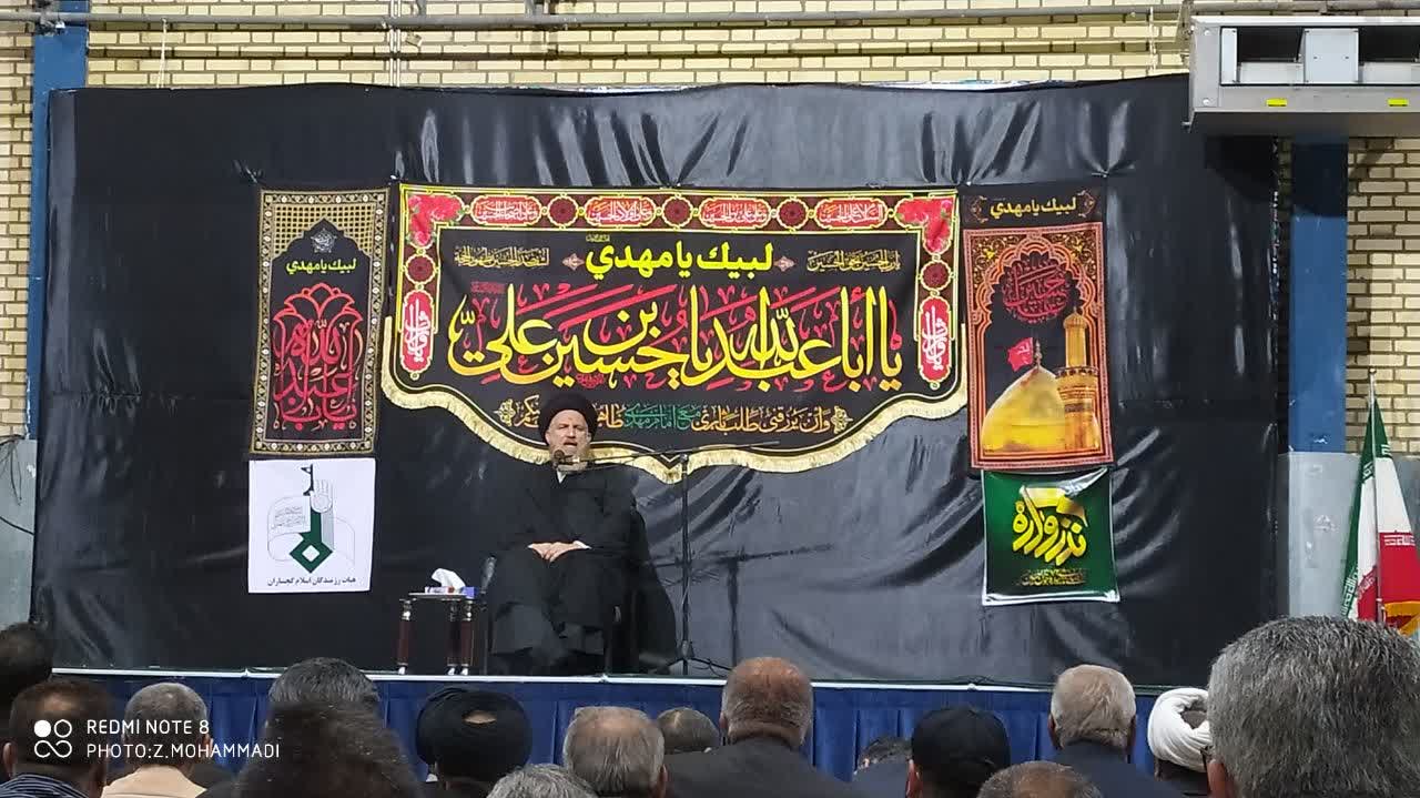 آیت‌الله ملک‌حسینی در اجتماع عزاداران گچسارانی؛ قیام‌ عاشورا نورانی‌ترین راه نجات‌ بشریت است