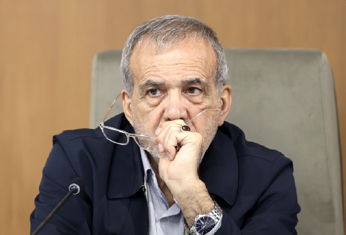 بسیج دانشجویی مراکز علوم پزشکی کشور:  آقای رئیس جمهور، از شما بیشتر از اینها انتظار داشتیم / سیاسی‌ترین وزیر پیشنهادی برای غیرسیاسی‌ترین وزارت‌