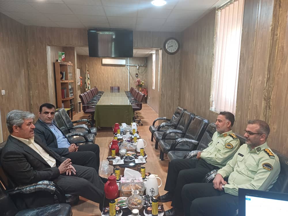تاج‌گردون به دیدار فرماندهان انتظامی گچساران رفت