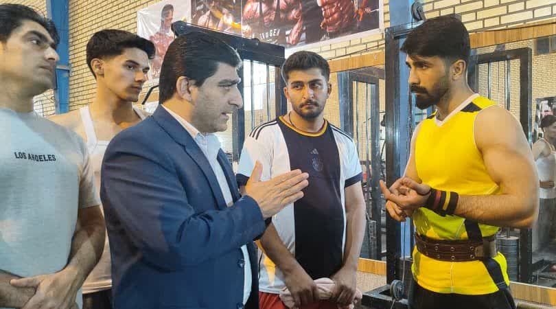 فرماندار لنده شبانه از باشگاههای ورزشی بازدید کرد