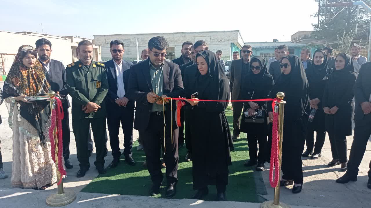 زمین چمن مصنوعی ویژه مدارس استثنایی در کهگیلویه به بهره برداری رسید