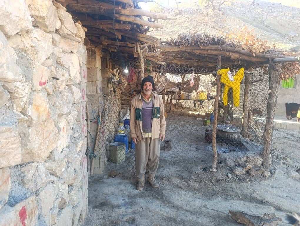 اتصال چهار نقطه محروم و سخت گذر شهرستان چرام به شبکه برق