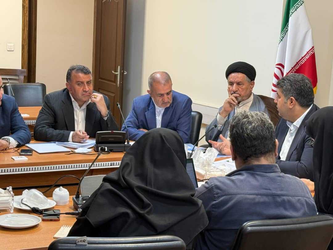 برگزاری نشست فشرده ۵ ساعته سید محمدموحد، مجمع نمایندگان و استاندار برای پروژههای عمرانی و سفر هیئت دولت در سازمان برنامه و بودجه کشور