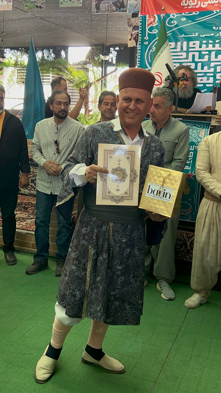 درخشش «نمایش آیینی حنابندون» گروه هلیا در جشنواره منطقهای تئاتر زیویه سقز/کسب سه جایزه توسط میررضا رفیعی و فردین یزدانی در بخش آئینهای نمایشی /تصاویر