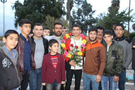استقبال از دارنده مدال طلای جام بین المللی کشتی روز جهانی کودک در دهدشت استقبال از دارنده مدال طلای جام بین المللی کشتی روز جهانی کودک در دهدشت