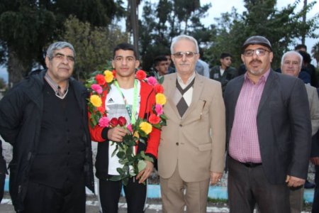 استقبال از دارنده مدال طلای جام بین المللی کشتی روز جهانی کودک در دهدشت استقبال از دارنده مدال طلای جام بین المللی کشتی روز جهانی کودک در دهدشت
