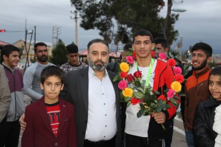 استقبال از دارنده مدال طلای جام بین المللی کشتی روز جهانی کودک در دهدشت استقبال از دارنده مدال طلای جام بین المللی کشتی روز جهانی کودک در دهدشت