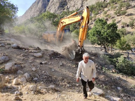 احداث و بازگشائی جاده عشایری برد کر -رود ریش بخش دیشموک/تصاویر احداث و بازگشائی جاده عشایری برد کر -رود ریش بخش دیشموک/تصاویر