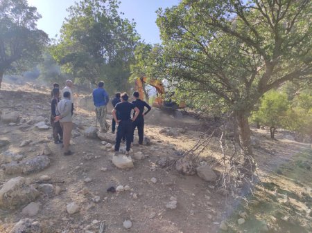 احداث و بازگشائی جاده عشایری برد کر -رود ریش بخش دیشموک/تصاویر احداث و بازگشائی جاده عشایری برد کر -رود ریش بخش دیشموک/تصاویر