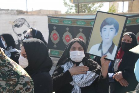 گزارش تصویری از تشییع پیکر شهید تازه تفحص شده در بهمئی گزارش تصویری از تشییع پیکر شهید تازه تفحص شده در بهمئی