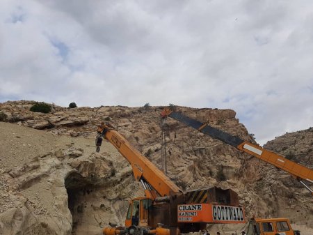 گزارش تصویری از تیرگذاری پل شهرستان لنده گزارش تصویری از تیرگذاری پل شهرستان لنده