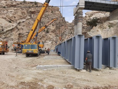 گزارش تصویری از تیرگذاری پل شهرستان لنده گزارش تصویری از تیرگذاری پل شهرستان لنده