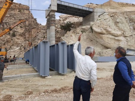 گزارش تصویری از تیرگذاری پل شهرستان لنده گزارش تصویری از تیرگذاری پل شهرستان لنده