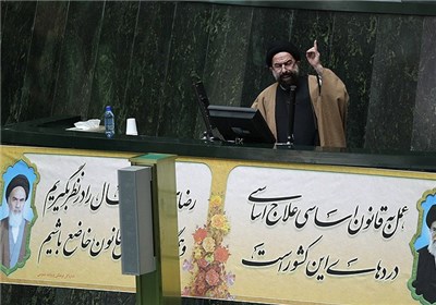 انتقاد  حاج آقا از زیاد بودن تعطیلات رسمی کشور:از اول اسفند تا 20 فروردین هر ساله بسیاری از ادارات و دانشگاه‌ها تعطیل هستند!
