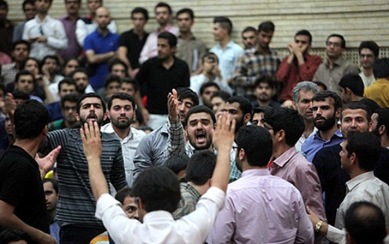 تشنج در سخنرانی عارف در دانشگاه شیراز +تصاویر