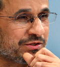 جمعیت کم بود، احمدینژاد نیامد! /انتقاد یک خانم از یاران احمدی نژاد: «امامزاده جای کارهای سیاسی نیست»