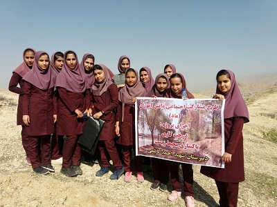 دانش آموزان گچسارانی به نام خود نهال کاشتند+تصاویر