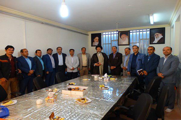 در دیدار کارکنان میراث فرهنگی با نماینده ولی فقیه درکهگیلویه بویراحمد مطرح شد: آیت الله ملک حسینی:استان نیازمند ترویج اخلاق گردشگری است