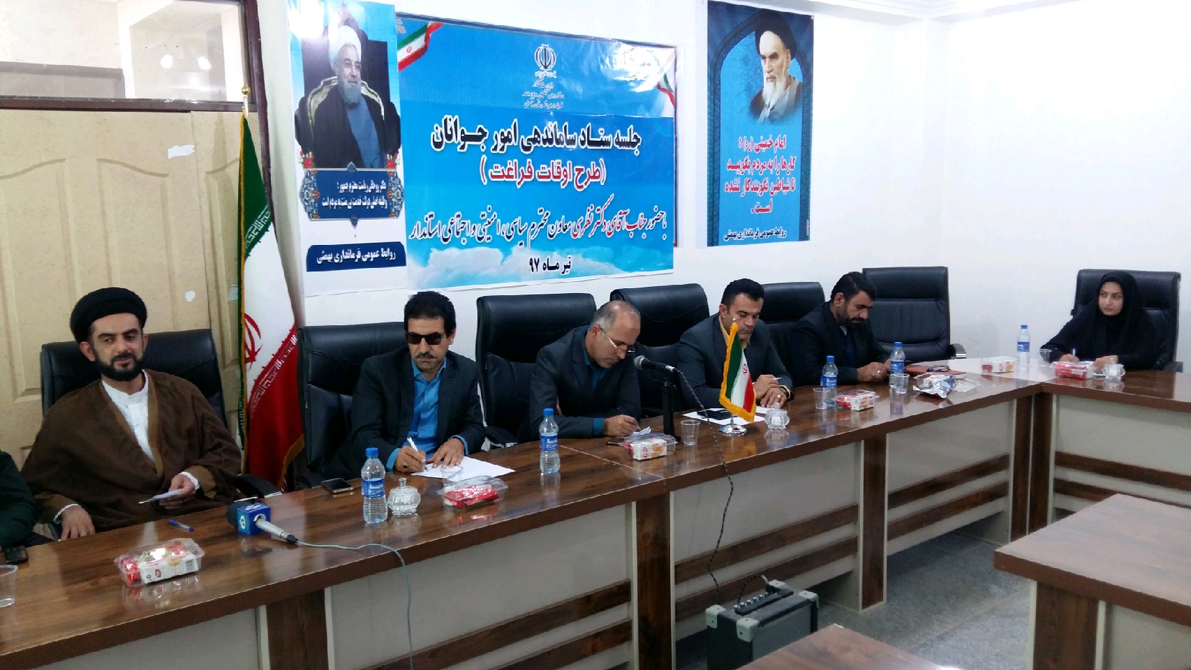 جلسه ستاد ساماندهی امور جوانان شهرستان بهمئی با حضور معاون سیاسی وامنیتی استانداری برگزار شد