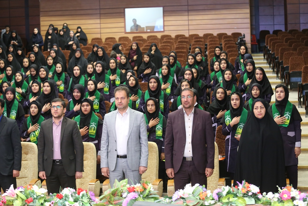همه رفتارهای حضرت زينب(س) سرمشق و الگو است چون اسوه صبر واستقامت و آموزگار حیا وعفت است