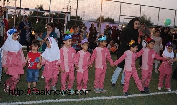 جشن بادکنک ها  با حضور کودکان در گچساران+تصاویر