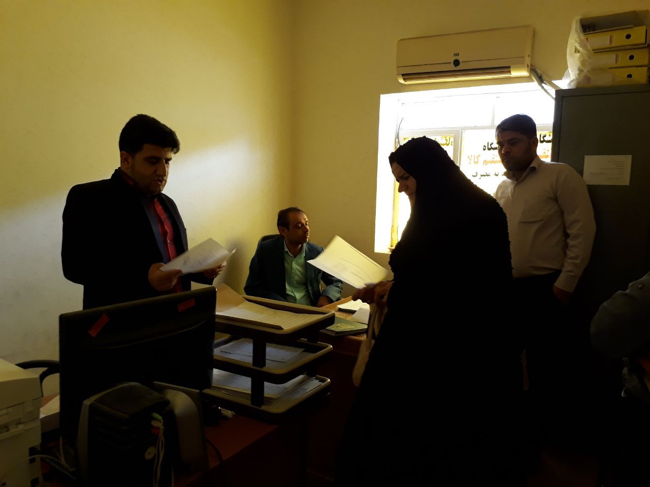 بازدید سرزده رییس دادگستری شهرستان لنده از اداره راه و شهرسازی/تصاویر