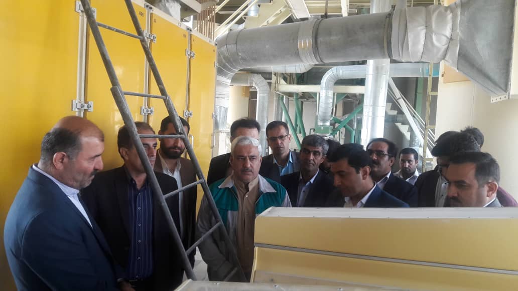 بازدید مدیرکل تعزیرات حکومتی کهگیلویه و بویراحمد از کارخانجات آرد و مرکز ذخیره سازی گندم
