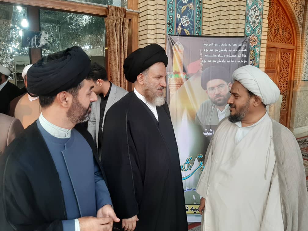 گزارش تصویری مراسم بزرگداشت روحانی فقید حجت السلام صادقی نژاد در شیراز