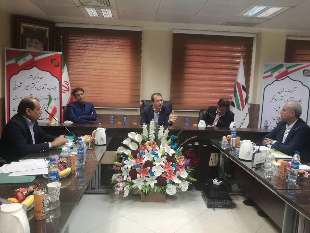 رئیس کل گمرک درجمع کارکنان بوشهر : خودرا در مشکل تولید کننده سهیم بدانیم، کمک به تولید کننده از هرعبادتی بالاتر است