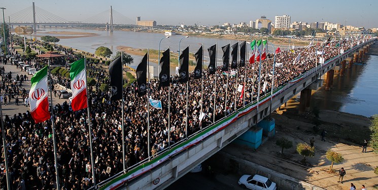 وداع باشکوه خوزستانی‌ها با شهید حاج قاسم و هم‌رزمانش+تصویر