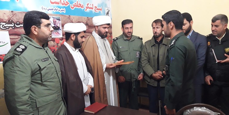 فرمانده جدید حوزه مقاومت بسیج چاروسا معارفه شد