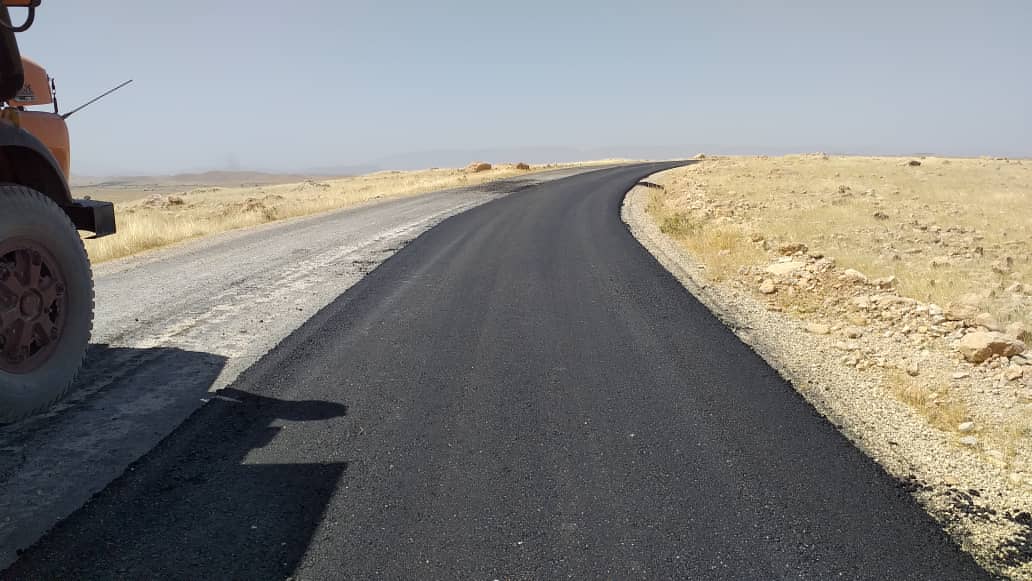 بهسازی آسفالت شهرک دره گلالی کهگیلویه به طول 4 کیلومتر/تصاویر