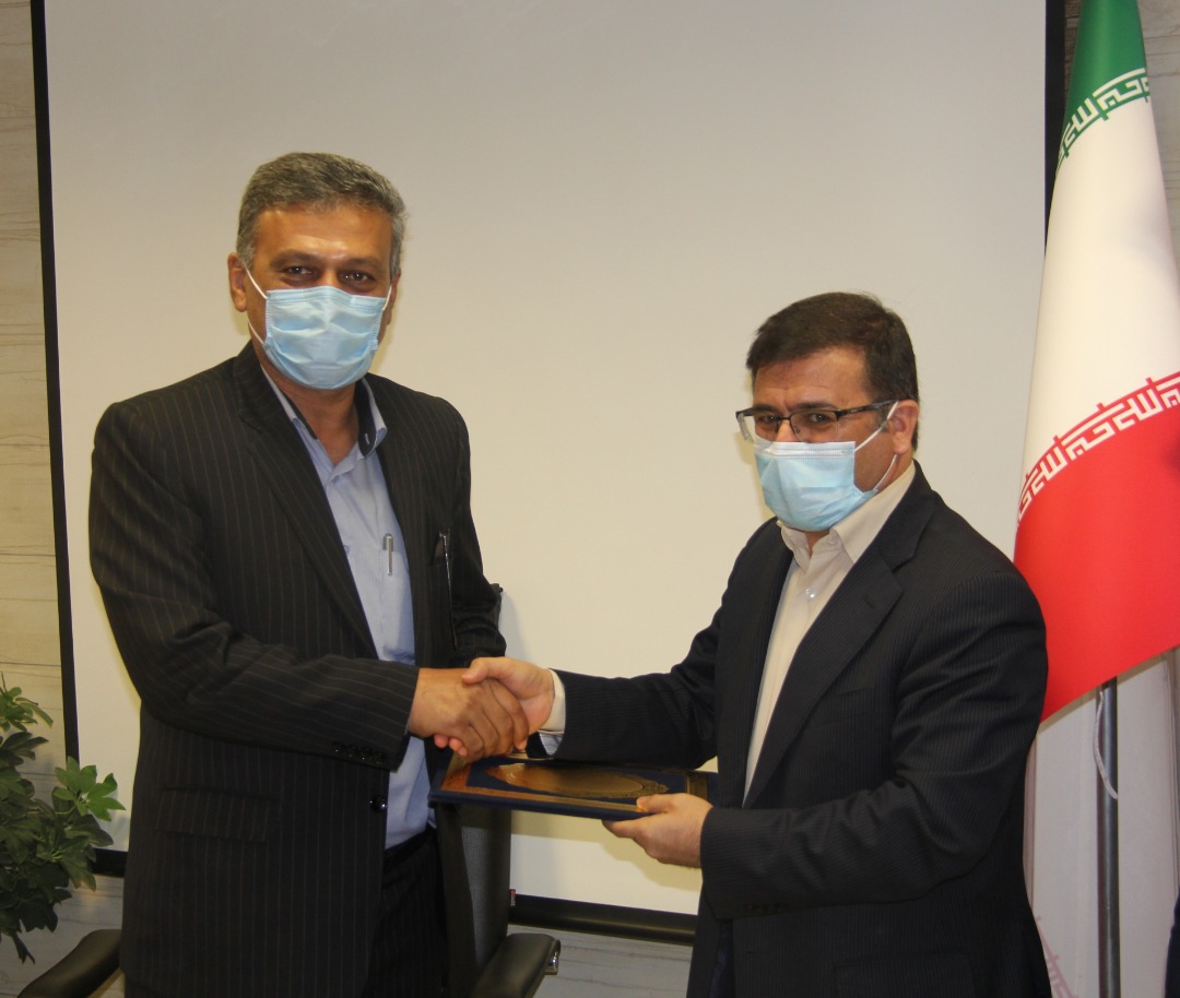 تجلیل از کارکنان آزاده گمرک بوشهر با حضور ناظرگمرکات استان