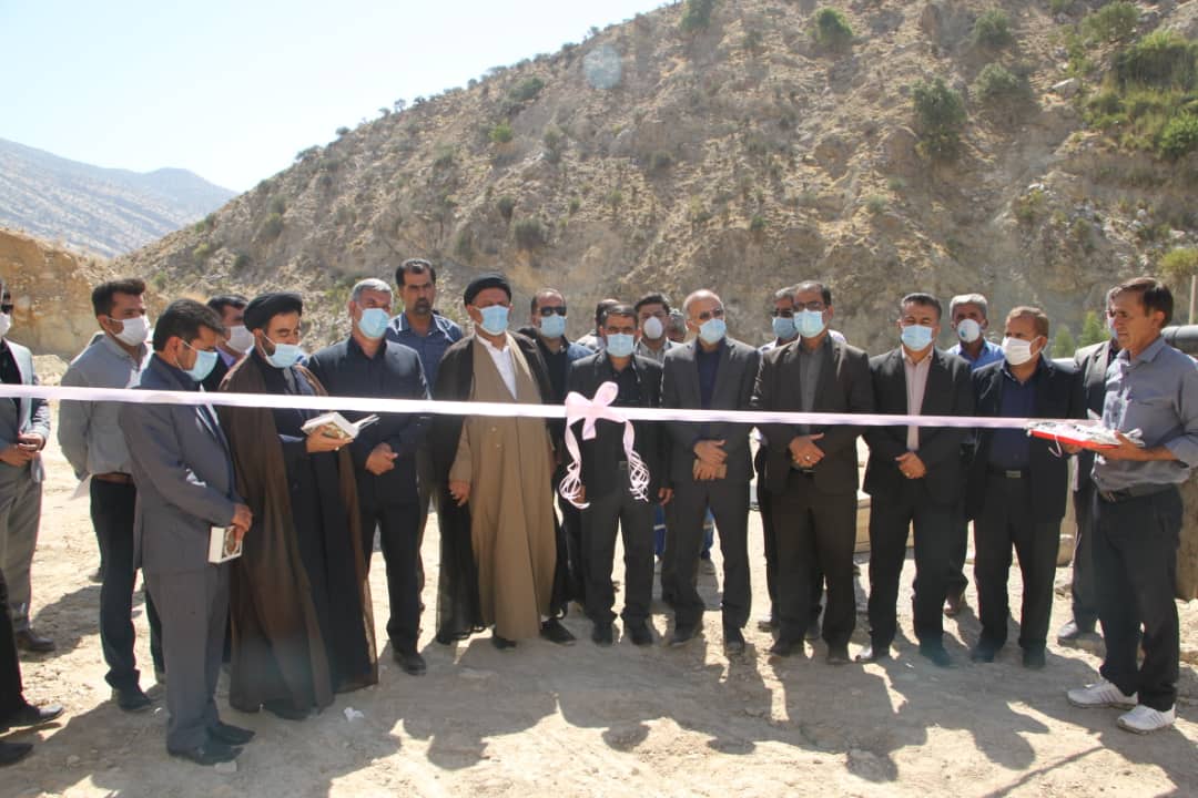 گزارش تصویری از مراسم کلنگ زنی و افتتاح پروژه های شهرستان بهمئی با حضور نماینده مردم در مجلس و معاون عمرانی استاندار