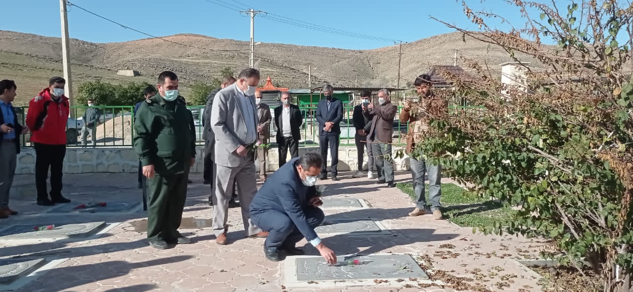 میز خدمت مسئولان کهگیلویه به مناسبت دهه مبارک فجر